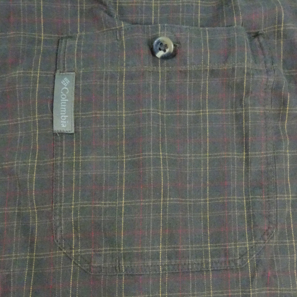 Columbia Button Down Shirt Size X-Large - Picture 3 of 5